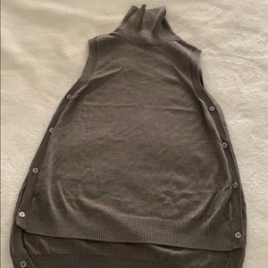 GUC The Limited Small sleeveless sweater.